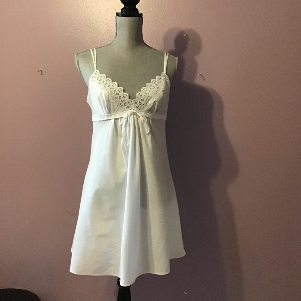 Oscar de la Renta Sleepwear Cream Lace-Trim Chemise